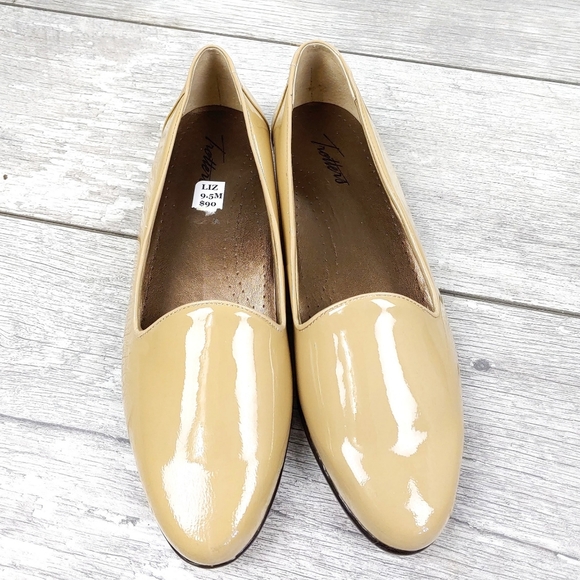 NEW-TROTTERS LIZ WM 9.5M TAN PATENT LEATHER PUMP - Picture 3 of 7